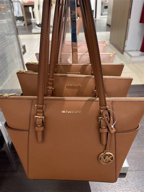 Bolsa Michael Kors Tote Charlotte Grande De Couro 